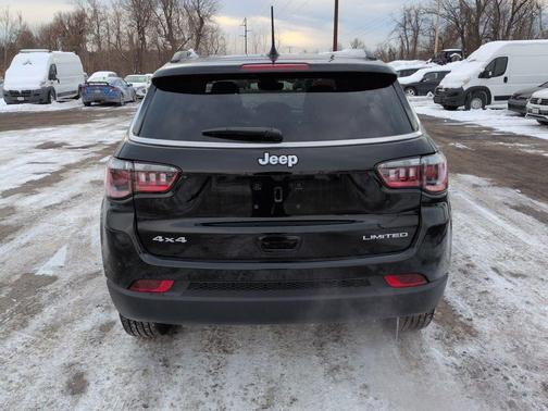 Diamond Black Crystal Pearlcoat 2026 Jeep Compass Limited