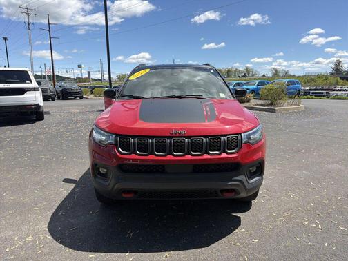 Redline Pearlcoat 2023 Jeep Compass Trailhawk