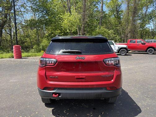 Redline Pearlcoat 2023 Jeep Compass Trailhawk