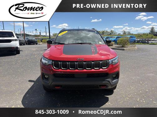 Redline Pearlcoat 2023 Jeep Compass Trailhawk