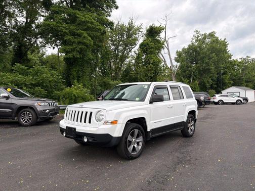 Bright White Clearcoat 2016 Jeep Patriot Latitude