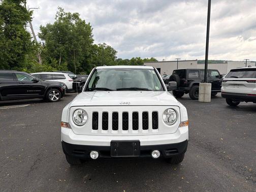 Bright White Clearcoat 2016 Jeep Patriot Latitude