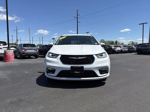 Bright White Clearcoat 2023 Chrysler Pacifica Hybrid Touring L