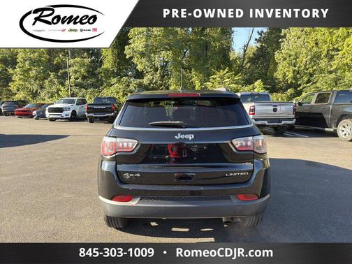 Diamond Black Crystal Pearlcoat 2019 Jeep Compass Limited