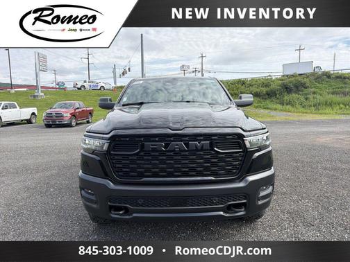Diamond Black Crystal Pearlcoat 2026 RAM 1500 Warlock Crew Cab 4x4 5'7' Box