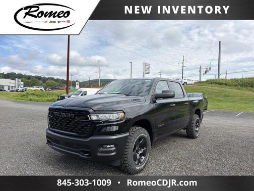 Diamond Black Crystal Pearlcoat 2026 RAM 1500 Warlock Crew Cab 4x4 5'7' Box