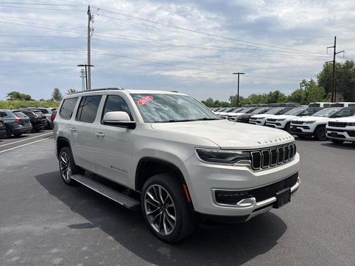 Luxury White Pearlcoat 2022 Jeep Wagoneer Series III 4x4