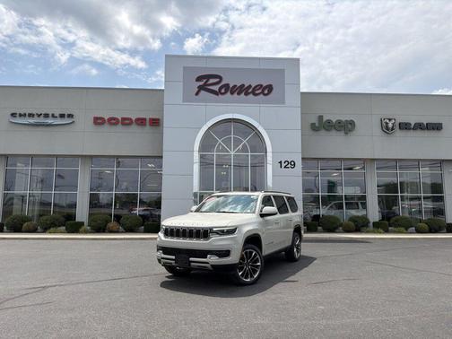 Luxury White Pearlcoat 2022 Jeep Wagoneer Series III 4x4