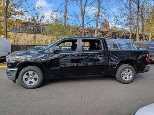 Diamond Black Crystal Pearlcoat 2026 RAM 1500 Big Horn/Lone Star