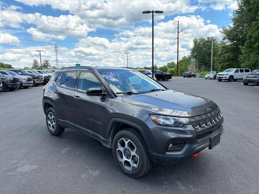 Granite Crystal Metallic Clearcoat 2022 Jeep Compass Trailhawk
