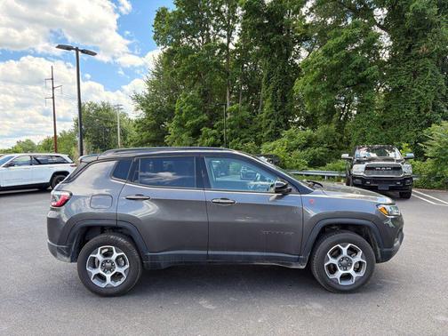 Granite Crystal Metallic Clearcoat 2022 Jeep Compass Trailhawk