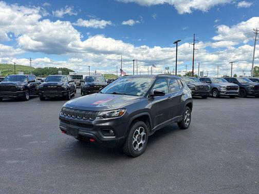 Granite Crystal Metallic Clearcoat 2022 Jeep Compass Trailhawk