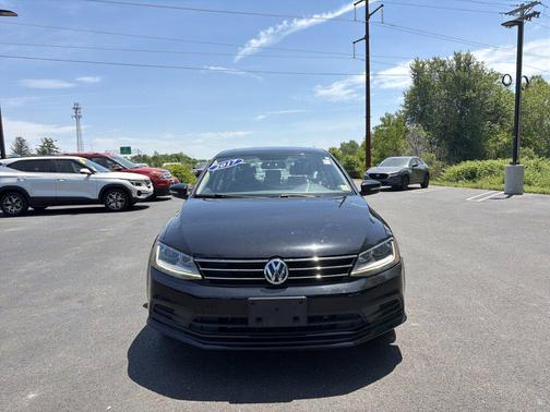 Black 2017 Volkswagen Jetta 1.4T SE