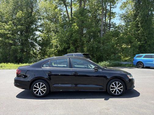 Black 2017 Volkswagen Jetta 1.4T SE