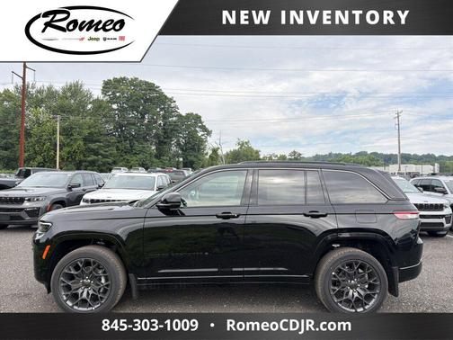 Diamond Black Crystal Pearlcoat 2026 Jeep Grand Cherokee Summit