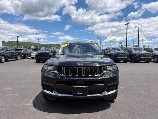 Diamond Black Crystal Pearlcoat 2023 Jeep Grand Cherokee L Limited