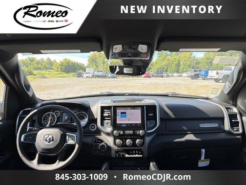 Granite Crystal Metallic Clearcoat 2027 RAM 1500 Big Horn/Lone Star