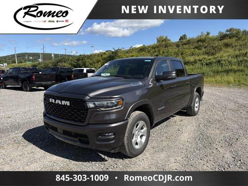 Granite Crystal Metallic Clearcoat 2027 RAM 1500 Big Horn/Lone Star