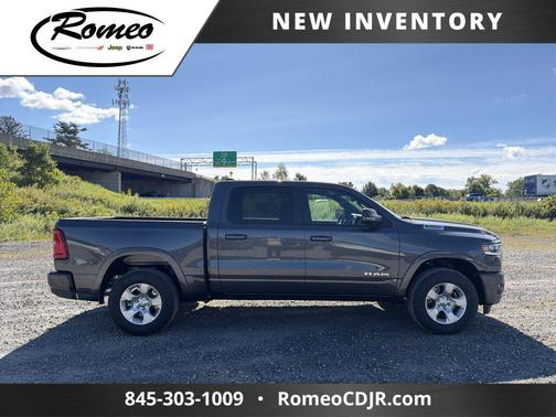Granite Crystal Metallic Clearcoat 2027 RAM 1500 Big Horn/Lone Star