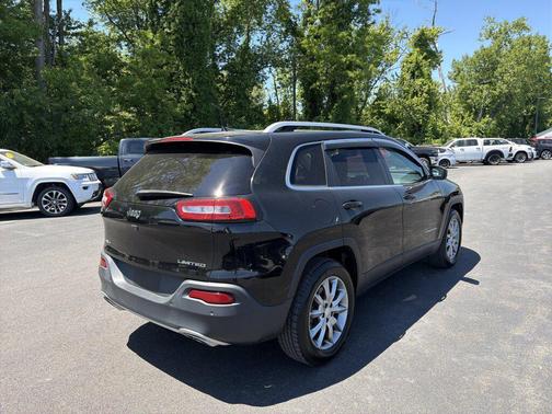 Diamond Black Crystal Pearlcoat 2018 Jeep Cherokee Limited