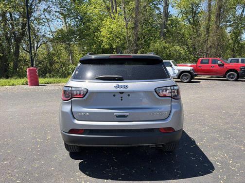 Billet Silver Metallic Clearcoat 2022 Jeep Compass Limited