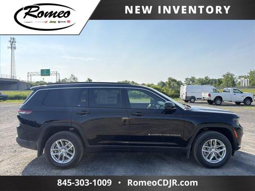 Diamond Black Crystal Pearlcoat 2026 Jeep Grand Cherokee L Laredo