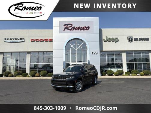 Diamond Black Crystal Pearlcoat 2026 Jeep Grand Cherokee L Laredo