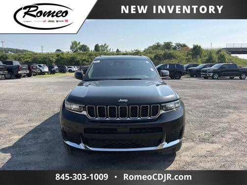 Diamond Black Crystal Pearlcoat 2026 Jeep Grand Cherokee L Laredo