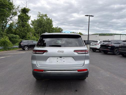 Silver Zynith 2026 Jeep Grand Cherokee L Altitude