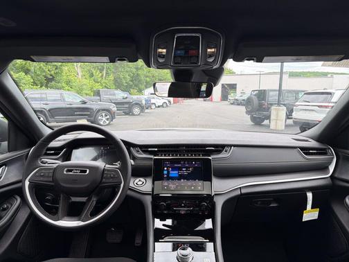 Silver Zynith 2026 Jeep Grand Cherokee L Altitude