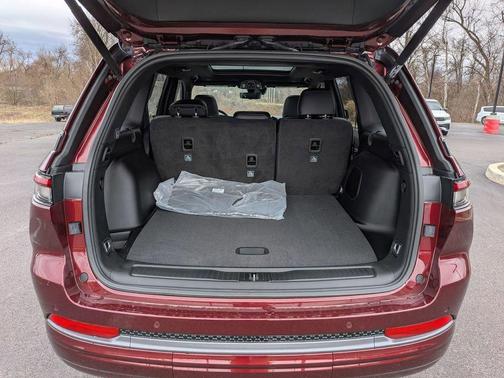 Velvet Red Pearlcoat 2026 Jeep Grand Cherokee Limited