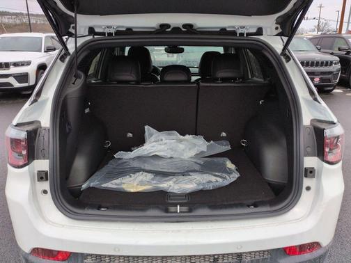 Bright White Clearcoat 2026 Jeep Compass Limited
