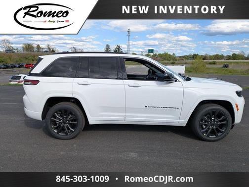 Bright White Clearcoat 2026 Jeep Grand Cherokee Limited