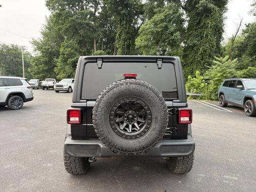 Black Clearcoat 2026 Jeep Wrangler Sport S