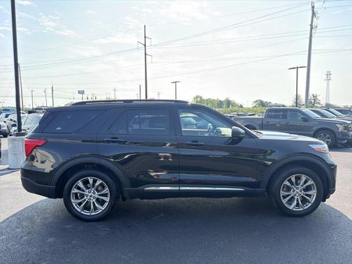 Agate Black Metallic 2021 Ford Explorer XLT