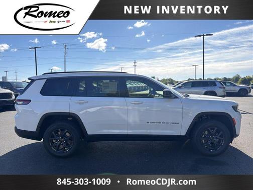 Bright White Clearcoat 2027 Jeep Grand Cherokee L Laredo