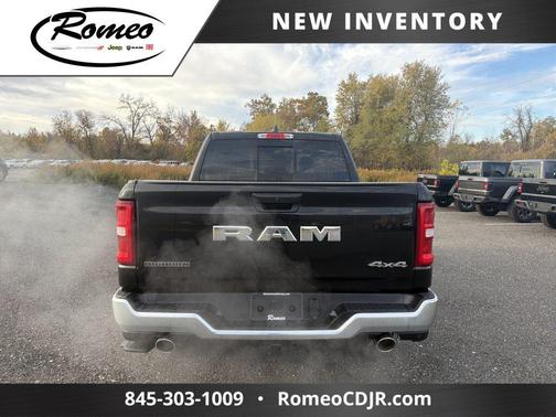 Diamond Black Crystal Pearlcoat 2027 RAM 1500 Big Horn/Lone Star