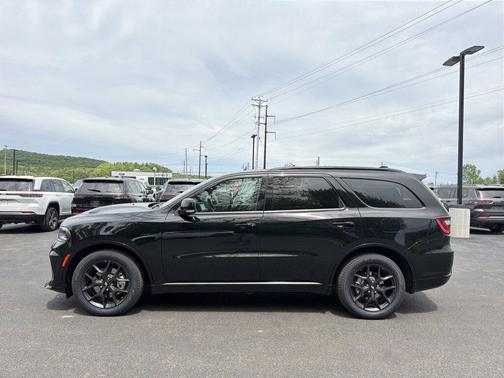 DB Black Clearcoat 2026 Dodge Durango GT Premium AWD HEMI V8