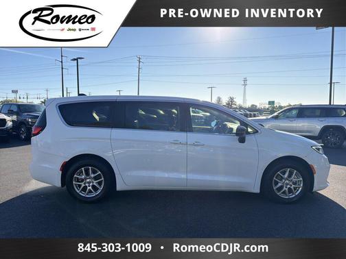 Bright White Clearcoat 2024 Chrysler Pacifica Touring L