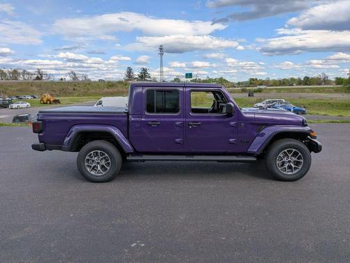 Reign 2026 Jeep Gladiator Sport S