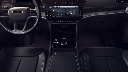 Diamond Black Crystal Pearlcoat 2026 Jeep Grand Cherokee Altitude