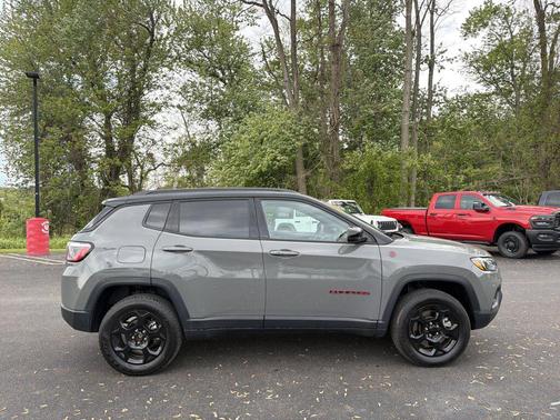 Sting-Gray Clearcoat 2024 Jeep Compass Trailhawk