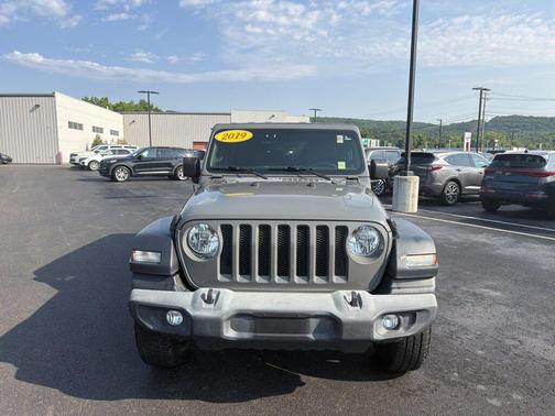 Sting-Gray Clearcoat 2019 Jeep Wrangler Unlimited Sport