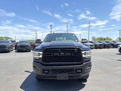 Diamond Black Crystal Pearlcoat 2022 RAM 2500 Laramie Crew Cab 4x4 6'4' Box