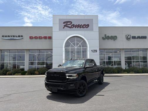 Diamond Black Crystal Pearlcoat 2022 RAM 2500 Laramie Crew Cab 4x4 6'4' Box