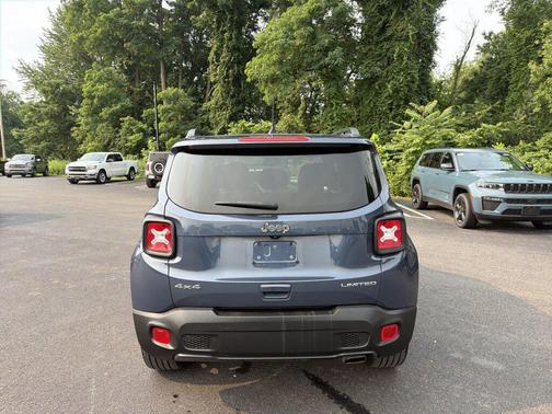 Slate Blue Pearlcoat 2022 Jeep Renegade Limited
