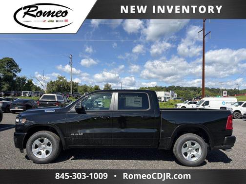 Diamond Black Crystal Pearlcoat 2027 RAM 1500 Big Horn/Lone Star