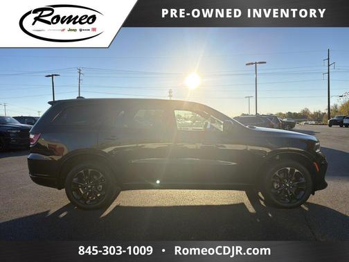 DB Black Crystal Clearcoat 2025 Dodge Durango GT AWD