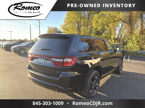 DB Black Crystal Clearcoat 2025 Dodge Durango GT AWD