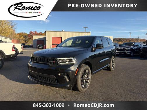 DB Black Crystal Clearcoat 2025 Dodge Durango GT AWD